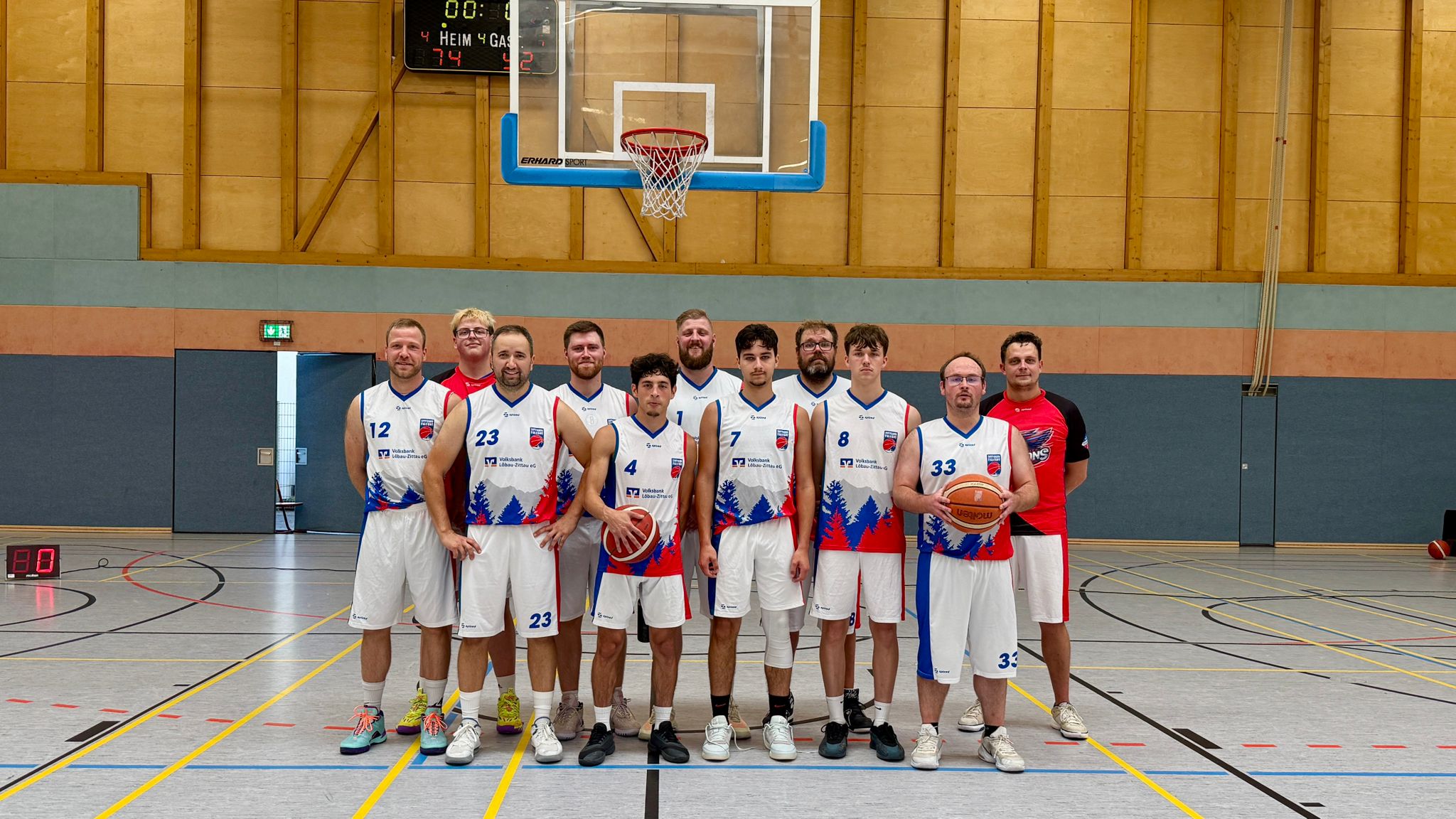 Falcons setzen sich souverän gegen BC Dresden 5. durch