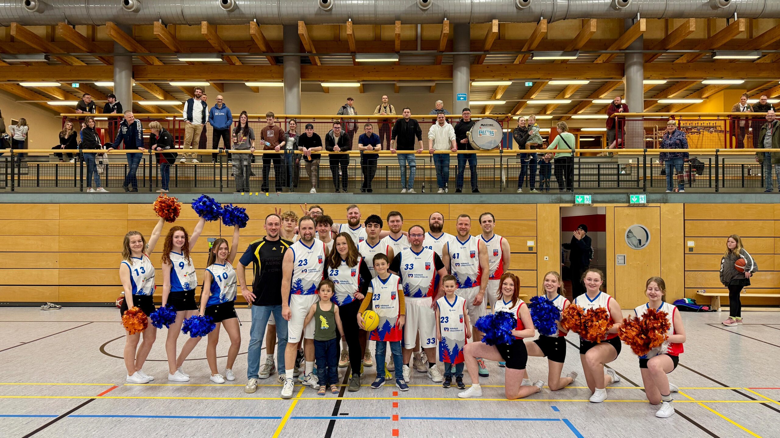 Gänsehaut am Ottokarplatz: Falcons verabschieden Legende vor Rekordkulisse